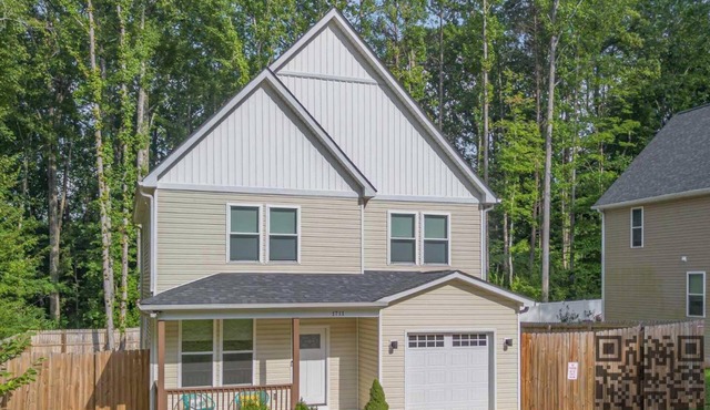 New Listing! Sleeps 11 - Fenced In Backyard