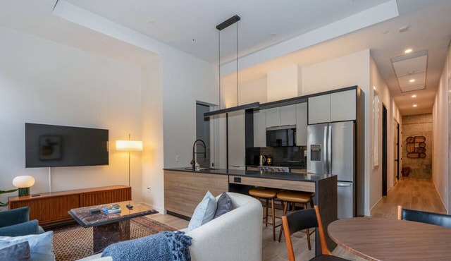 *NEW Luxury 2B/1B Downtown Halifax
