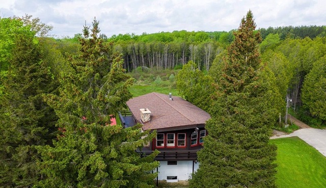 Newly Renovated Bavarian Style Chalet
