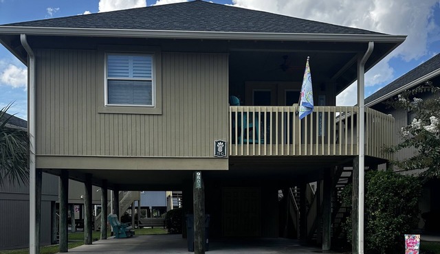 Newly Updated 2 Bedroom Beach Cottage Just a short walk to the beach