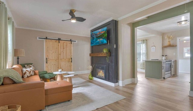 Newly updated cozy house with pool and firepit