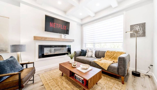 Nordic Retreat | 4BR | Min to WEM & DT | AirCon!