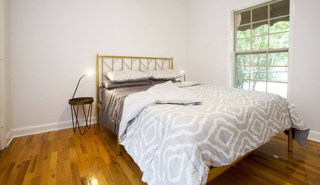 Oak House Charleston 3b/2ba in Downtown