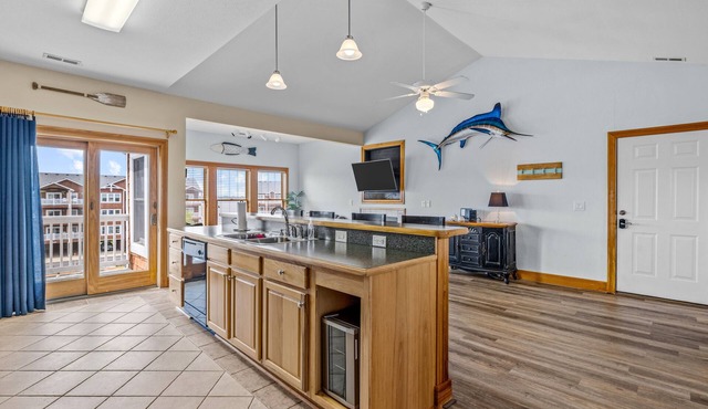 OBX Top-Floor Condo- Marina & Sound Views, Quiet & Serene