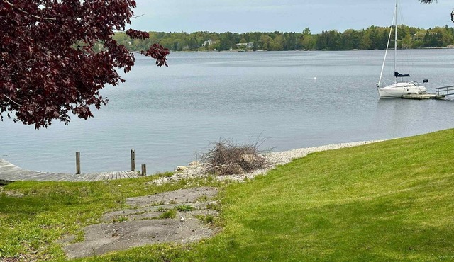 Oceanfront 2BR Private Cottage Pet FriendlynIn the Head Of Saint Margarets Bay