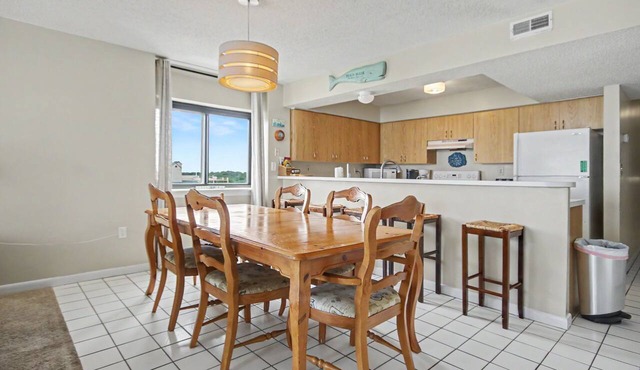 Oceanfront Corner Condo - Beach Club I 8F