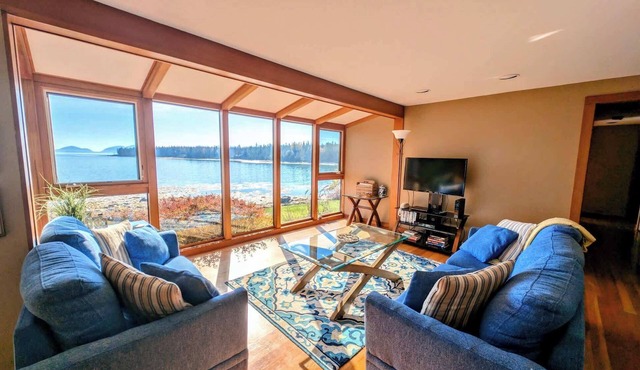 Oceanfront Cottage w/Private Beach & Stunning Views