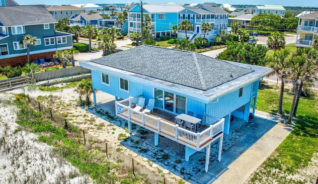 Oceanfront, Four BedroomThree Bathroom (Ground Level space)