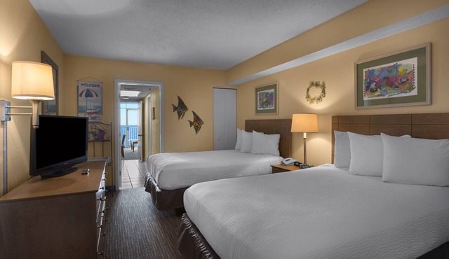 Oceanfront Suite at Family Friendly Resort + Official On-Site Rental Privileges