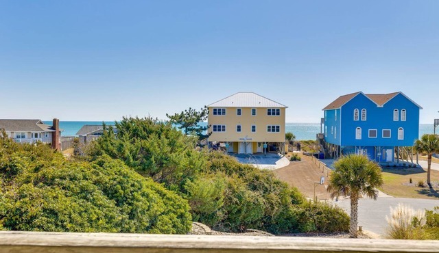 Oceanview Emerald Isle Retreat Near the Beach
