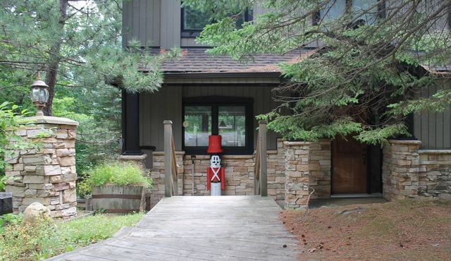 On the Mountain, Luxury 5 BR Ski In Ski Out Private Hottub & Sauna