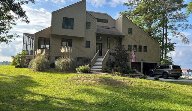 Pamlico River Waterfront Home with beautiful views.