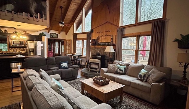 Parkway Creek - Creekside - Game Room - Sleeps 14 - Private - ATV Riding - Wifi