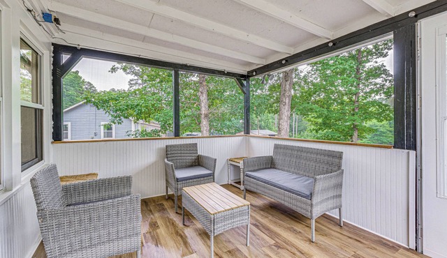 Peaceful Family Home Near Main St!