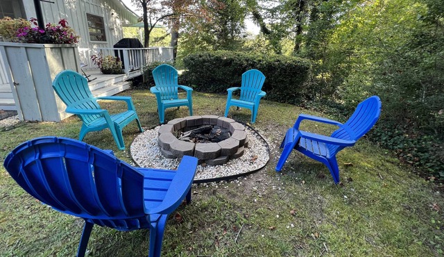 Peaceful Putter, Golf Course Cottage,view of the 2nd hole+fire pit,Wifi,sleeps 4