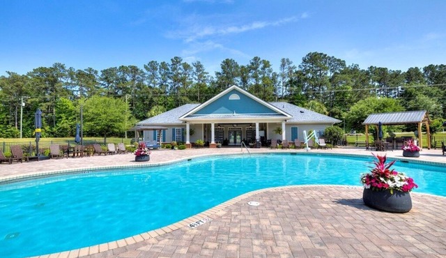 "Penthouse" on Lake Marion, SC at the Club Wyndham Resort 2 BR/2BA, Sleeps 8