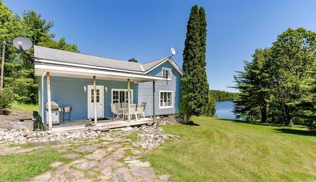 ☀ Perfect for Family! Private Waterfront Log Style Entire Cottage with Lakeview!
