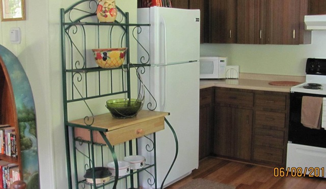 Pet Friendly ! Large fenced yard !