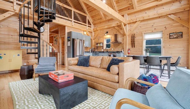 Pet-Friendly Modern Timber Frame with Views