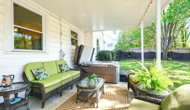 Pet-Friendly Roanoke Retreat w/Theater