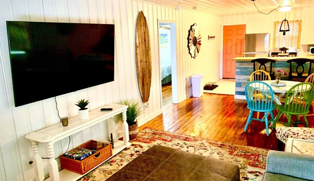 Pets ❤️ Welcome Renovated Modern Rustic Beach Cottage Dwnstrs with 🌊 Ocean View