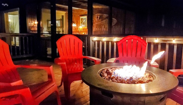 Play where you Stay at this Traditional Muskoka Chalet.