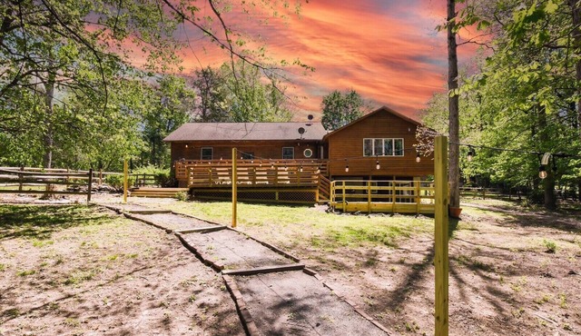 Poplar House on the Water | Gather, Relax & Explore