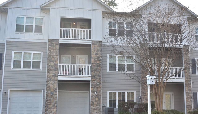 Premium Feel Elegant 2BR Apartment Minutes from USC & Downtown , Gym Access