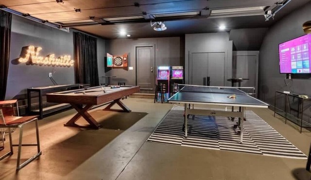 Premium Home Game Room 13 Beds