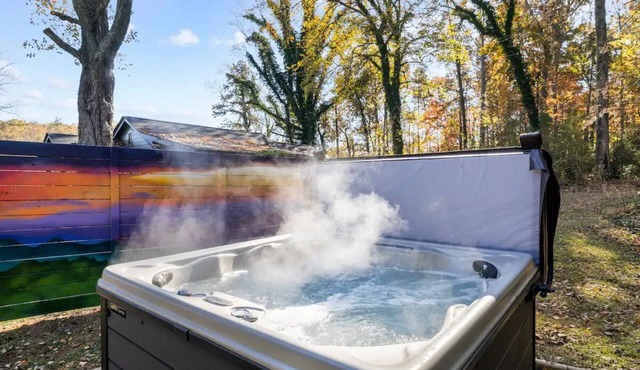 《Prime Location w/HOT TUB ❤Dog Friendly❤ Games, Disc Golf & Fast Wifi》