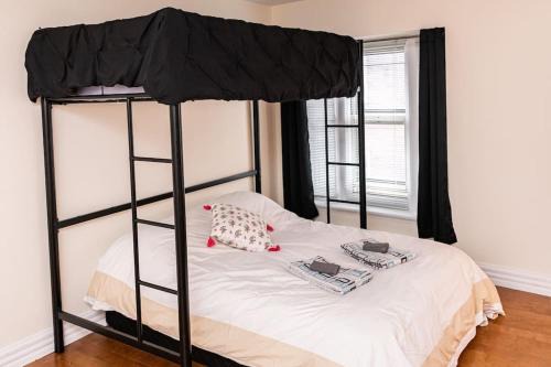 Prime spot condo 1100 sq2 private elevator!