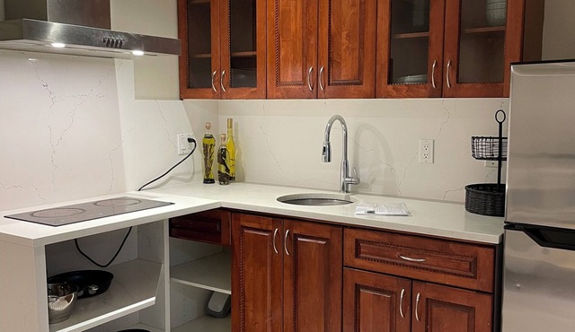 Private, Cozy 2 Bedrooms in Basement Suite