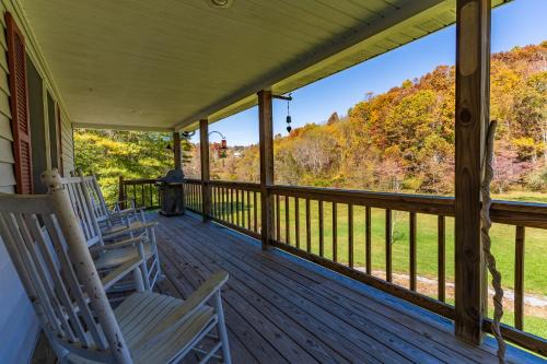 Private Creekside Home with Deck and Fire Pit, Near Sparta
