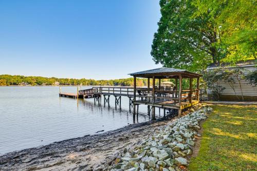 Private Dock & Beach! Lake Norman Cottage Hideaway