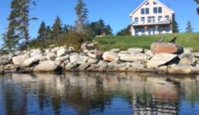 Private, peaceful and pleasing shoreline experience.