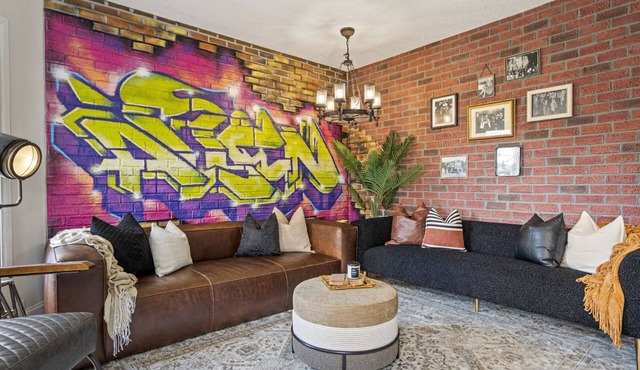 Prohibition | Heritage Suite |Sleeps 10 | Downtown