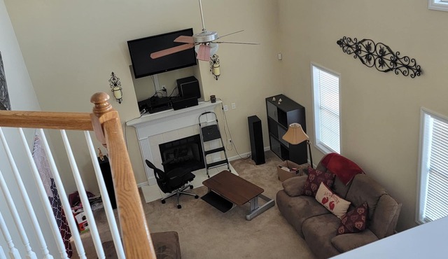 PVT Room in upscale house, 8 min from FAY ARP!