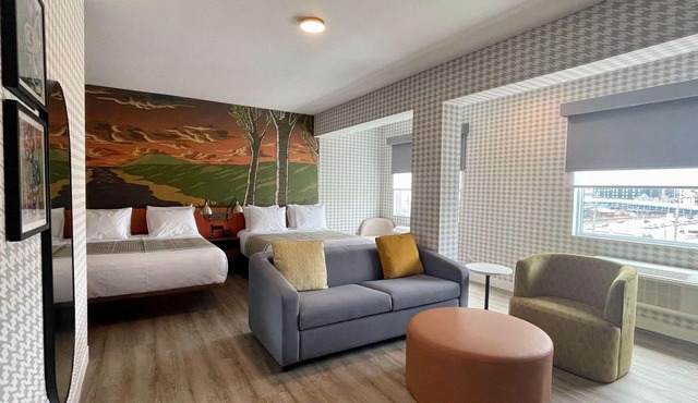 Quality Inn & Suites Thunder Bay Downtown