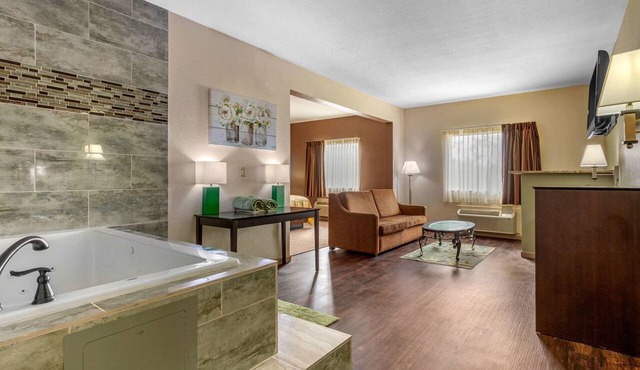 Quality Inn West Memphis I-40