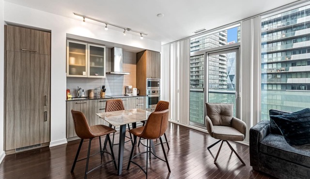 Queen Verity Suites