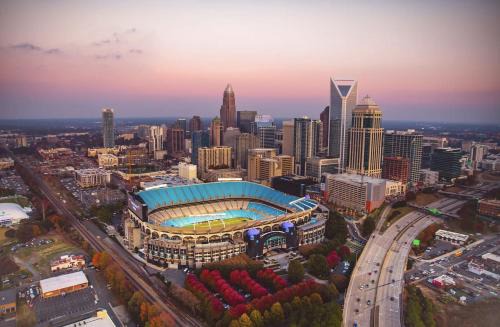Quiet Studio Near Atrium and Novant Workspace WiFi