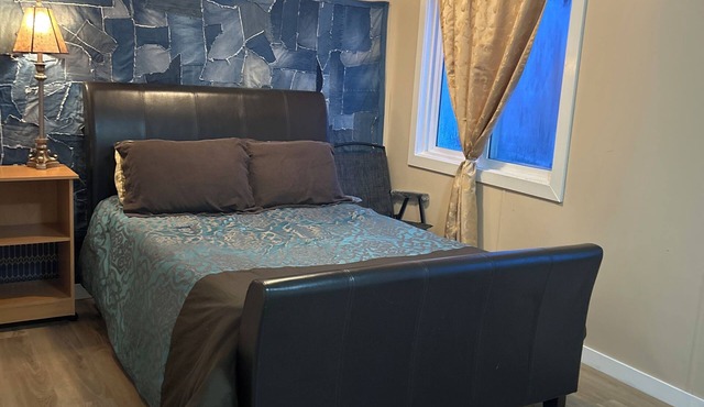 Red Deer Entire Home Away from Home 2Beds 1Bath