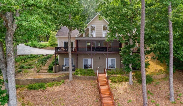 Reel Deal | Deep Water | Amenities Galore