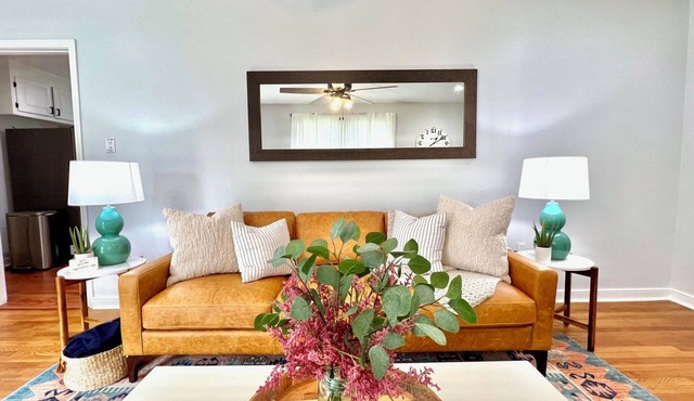 Relax in this spacious Richmond retreat featuring a private hot tub, comfortable living spaces, and easy access to downtown, shopping, dining, sporting events, and the area's top attractions.