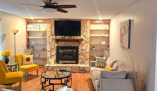 Relaxing 3BR + Long Stays + Quick Hwy Access