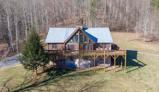 Relaxing 4BR Cabin in Todd – Hot Tub, Firepit, & More!