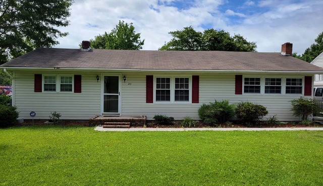 Relaxing Escape Near Beaches, New River, Bases and Surf City