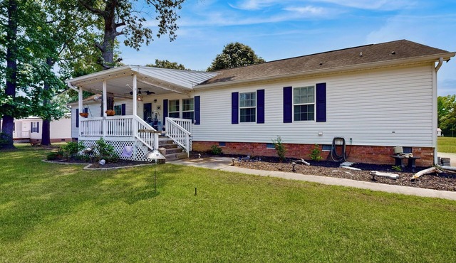 Renovated Retreat w/Private Pool & Hot Tub
