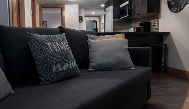Renovated Stylish Condo Close To Everything -Downtown Tremblant