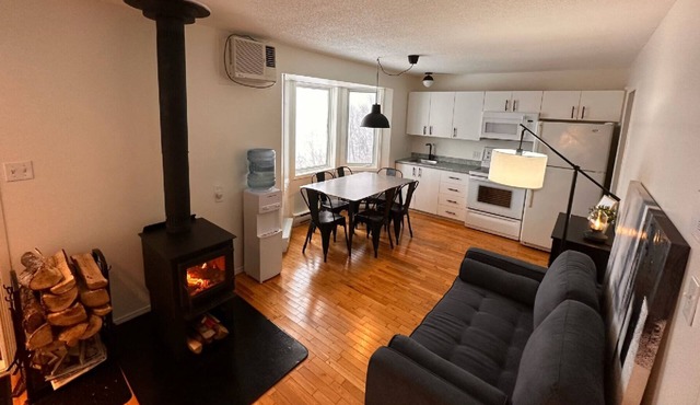 Rental of renovated cottages facing the lake with a magnificent terrace
